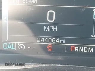 2016 Chevrolet Suburban LT z VIN 1GNSKHKC5GR281539, wystawiony jako IAAI lot #42500552 z przebiegiem 244 064 mil mil oraz . Historia ofert i sprzedaży dostępna na DreamBid. Obrazek 7.