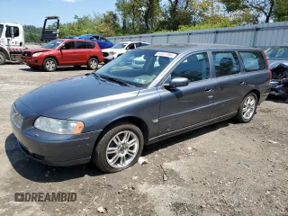 2006 Volvo V70 with VIN YV1SW612462557057, listed as a Copart auction lot 64037084 with 133,748 mi miles and Salvage Title. Bid and sale history available at carsss.com. Image 1.
