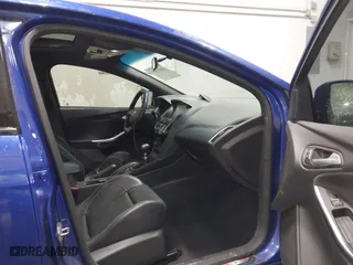 2015 Ford Focus ST with VIN 1FADP3L98FL321600, listed as a IAAI auction lot 40489832 with 91,762 mi miles. Bid and sale history available at carsss.com. Image 5.