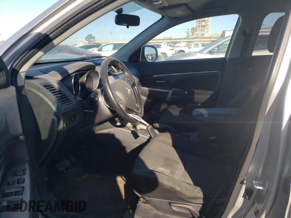 2019 Mitsubishi Outlander SE with VIN JA4AP4AU8KU013156, listed as a Copart auction lot 49951895 with 173,561 mi miles and Clean title. Bid and sale history available at DreamBid. Image 7.