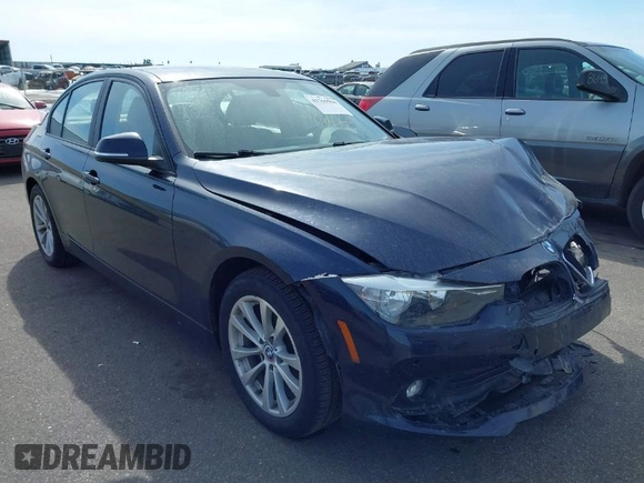 2016 BMW 3 Series 320i xDrive z VIN WBA8A3C50GK689560, wystawiony jako IAAI lot #41761594 z przebiegiem 86 453 mil mil oraz . Historia ofert i sprzedaży dostępna na DreamBid. Obrazek 1.