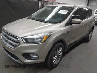 2017 Ford Escape SE z VIN 1FMCU0GD5HUD42585, wystawiony jako IAAI lot #41736097 z przebiegiem 72 501 mil mil oraz . Historia ofert i sprzedaży dostępna na DreamBid. Obrazek 17.