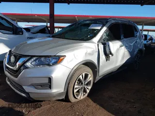 2019 Nissan Rogue SV with VIN JN8AT2MT6KW265036, listed as a IAAI auction lot 41751609 with 83,493 mi miles. Bid and sale history available at carsss.com. Image 18.