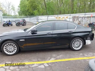 2013 BMW 5 Series 535i xDrive z VIN WBAFU7C58DDU75728, wystawiony jako IAAI lot #42237444 z przebiegiem 113 156 mil mil oraz . Historia ofert i sprzedaży dostępna na DreamBid. Obrazek 14.