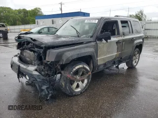 2013 Jeep Patriot Sport z VIN 1C4NJRBB7DD165306, wystawiony jako Copart lot #56982815 z przebiegiem Nie podano mil oraz Szkoda całkowita • Salvage title. Historia ofert i sprzedaży dostępna na DreamBid. Obrazek 1.