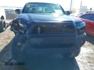 2012 Toyota Tacoma PreRunner z VIN 3TMJU4GN7CM128397, wystawiony jako IAAI lot #41676286 z przebiegiem 148 113 mil mil oraz . Historia ofert i sprzedaży dostępna na DreamBid. Obrazek 12.