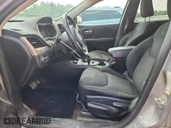 2017 Jeep Cherokee Latitude с VIN 1C4PJMCB5HW501880, выставлен на аукционе Copart как лот 62680875 с пробегом 185 491 миль миль и На запчасти • Non repairable. История ставок и продаж доступна на DreamBid. Изображение 7.