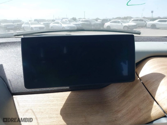 2015 BMW i3 with VIN WBY1Z2C51FV286397, listed as a IAAI auction lot 41729019 with 1 mi miles. Bid and sale history available at carsss.com. Image 14.