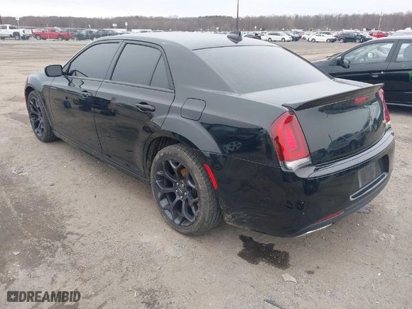 2019 Chrysler 300 with VIN 2C3CCABG8KH686134, listed as a IAAI auction lot 41610606 with NaN miles. Bid and sale history available at carsss.com. Image 3.