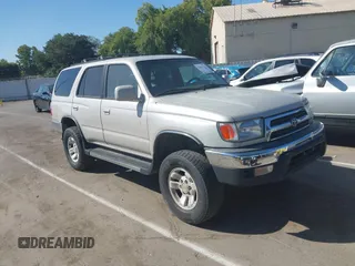 1999 Toyota 4Runner SR5 z VIN JT3GN86R8X0133608, wystawiony jako IAAI lot #42821211 z przebiegiem 222 576 mil mil oraz . Historia ofert i sprzedaży dostępna na DreamBid. Obrazek 1.