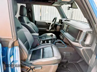 2023 Ford Bronco z VIN 1FMDE5DH1PLA85211, wystawiony jako Copart lot #61242455 z przebiegiem 33 535 mil mil oraz Szkoda całkowita • Salvage title. Historia ofert i sprzedaży dostępna na DreamBid. Obrazek 5.