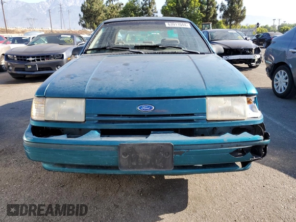 1993 Ford Tempo GL z VIN 2FAPP36X2PB168916, wystawiony jako Copart lot #63911044 z przebiegiem 30 114 mil mil oraz Czysty tytuł • Clean title. Historia ofert i sprzedaży dostępna na DreamBid. Obrazek 5.