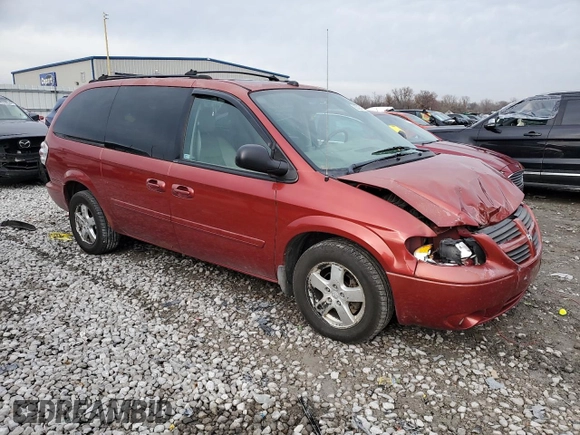 2005 Dodge Caravan SXT with VIN 2D4GP44L25R456250, listed as a Copart auction lot 83081644 with 277,196 mi miles and Salvage Title. Bid and sale history available at DreamBid. Image 4.
