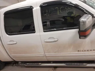 2011 Chevrolet Silverado 1500 with VIN 1GCPKTE39BF169611, listed as a IAAI auction lot 41270847 with 184,975 mi miles and . Bid and sale history available at DreamBid. Image 13.
