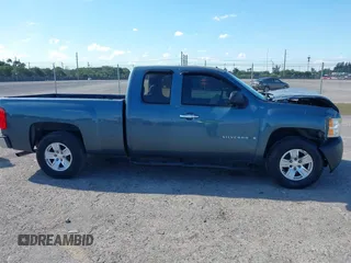 2007 Chevrolet Silverado 1500 LT w/1LT with VIN 2GCEC19C971636527, listed as a IAAI auction lot 41905194 with 164,468 mi miles. Bid and sale history available at carsss.com. Image 14.