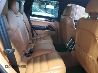 2012 Porsche Cayenne Turbo z VIN WP1AC2A24CLA81660, wystawiony jako Copart lot #58200545 z przebiegiem 161 651 mil mil oraz Czysty tytuł • Clean title. Historia ofert i sprzedaży dostępna na DreamBid. Obrazek 11.