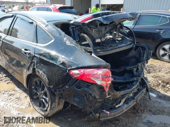 2017 Ford Fusion SE z VIN 3FA6P0H7XHR404013, wystawiony jako IAAI lot #41664822 z przebiegiem Nie podano mil oraz . Historia ofert i sprzedaży dostępna na DreamBid. Obrazek 6.