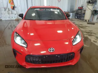 2023 Toyota 86 Premium z VIN JF1ZNBF12P8762798, wystawiony jako Copart lot #56633705 z przebiegiem 15 547 mil mil oraz Szkody całkowita. Historia ofert i sprzedaży dostępna na DreamBid. Obrazek 5.