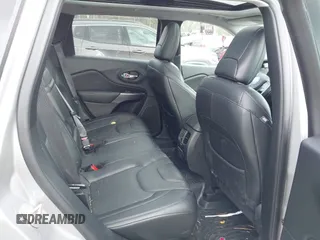 2019 Jeep Cherokee Limited z VIN 1C4PJMDNXKD272009, wystawiony jako IAAI lot #41983939 z przebiegiem 31 075 mil mil oraz . Historia ofert i sprzedaży dostępna na DreamBid. Obrazek 8.