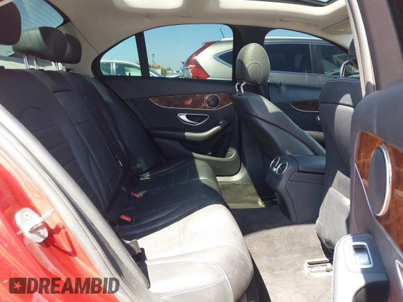 2017 Mercedes-Benz C 300 с VIN 55SWF4KB5HU180697, выставлен на аукционе IAAI как лот 41993735 с пробегом 60 498 миль миль и . История ставок и продаж доступна на DreamBid. Изображение 8.