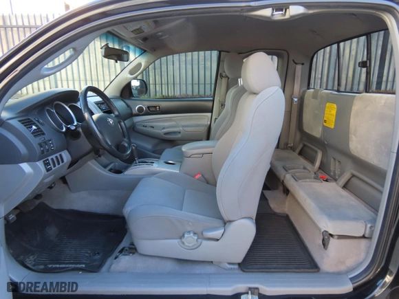 2008 Toyota Tacoma PreRunner with VIN 5TETU62N28Z507183, listed as a Copart auction lot 41638565 with 165,461 mi miles and Clean Title. Bid and sale history available at carsss.com. Image 9.