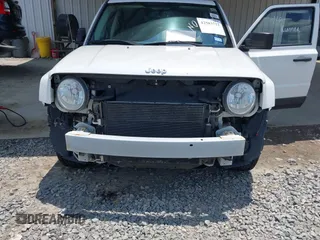 2016 Jeep Patriot Sport with VIN 1C4NJPBB7GD774369, listed as a IAAI auction lot 42583722 with 180,474 mi miles and . Bid and sale history available at DreamBid. Image 6.