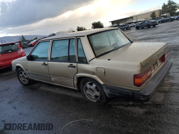 1991 Volvo 740 with VIN YV1FA8746M2513630, listed as a Copart auction lot 44464865 with 221,431 mi miles and Salvage Title. Bid and sale history available at carsss.com. Image 2.