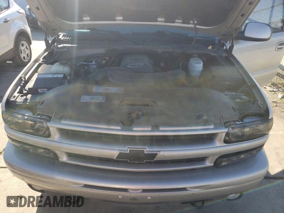 2005 Chevrolet Suburban LS with VIN 3GNFK16Z55G268911, listed as a Copart auction lot 82489564 with 185,020 mi miles and Salvage Title. Bid and sale history available at carsss.com. Image 12.
