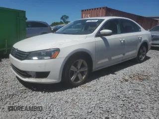 2013 Volkswagen Passat SE z VIN 1VWBP7A36DC148189, wystawiony jako Copart lot #57882485 z przebiegiem 182 990 mil mil oraz Szkoda całkowita • Salvage title. Historia ofert i sprzedaży dostępna na DreamBid. Obrazek 1.