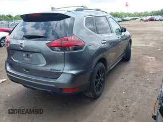2018 Nissan Rogue SV z VIN 5N1AT2MV3JC720403, wystawiony jako IAAI lot #42287651 z przebiegiem 94 156 mil mil oraz . Historia ofert i sprzedaży dostępna na DreamBid. Obrazek 4.