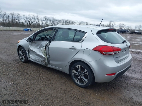 2016 Kia Forte 5-Door EX with VIN KNAFX5A85G5496365, listed as a IAAI auction lot 41920359 with 127,907 mi miles. Bid and sale history available at carsss.com. Image 3.