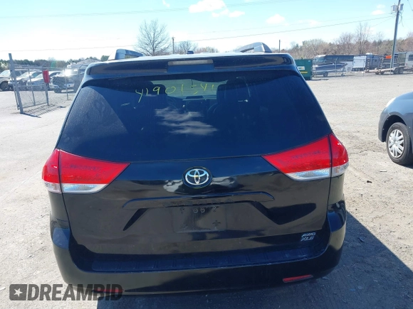 2012 Toyota Sienna XLE with VIN 5TDDK3DC1CS047105, listed as a IAAI auction lot 41901541 with 176,476 mi miles. Bid and sale history available at carsss.com. Image 16.
