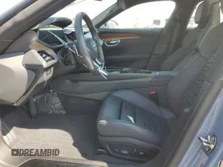2023 Audi e-tron GT Premium Plus z VIN WAUFJBFW4P7002329, wystawiony jako Copart lot #58252313 z przebiegiem 2589 mil mil oraz . Historia ofert i sprzedaży dostępna na DreamBid. Obrazek 7.