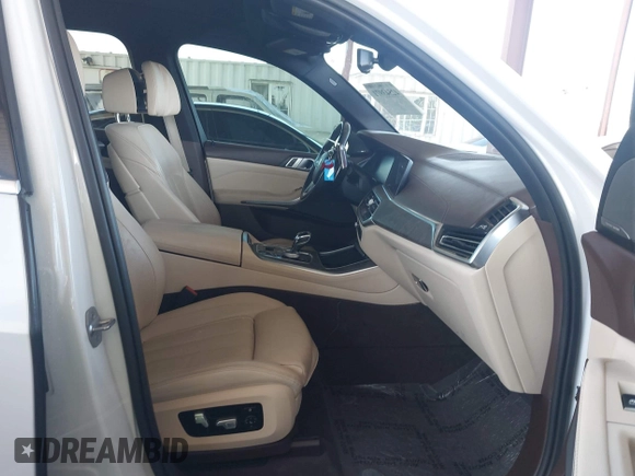 2019 BMW X5 xDrive40i с VIN 5UXCR6C50KLL02174, выставлен на аукционе IAAI как лот 42543971 с пробегом 126 989 миль миль и . История ставок и продаж доступна на DreamBid. Изображение 5.