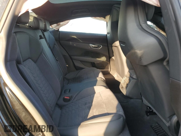 2023 Audi e-tron GT Premium Plus z VIN WAUFJBFW1P7003924, wystawiony jako Copart lot #87554385 z przebiegiem Nie podano mil oraz Szkody całkowita. Historia ofert i sprzedaży dostępna na DreamBid. Obrazek 11.