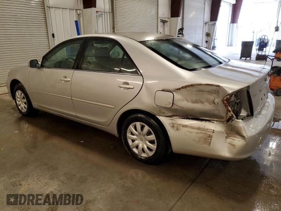 2005 Toyota Camry STD z VIN 4T1BE32K25U070332, wystawiony jako Copart lot #56934795 z przebiegiem 267 925 mil mil oraz Szkoda całkowita • Salvage title. Historia ofert i sprzedaży dostępna na DreamBid. Obrazek 2.