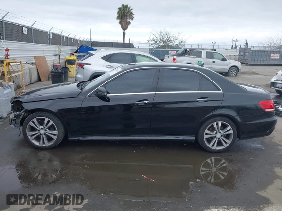 2014 Mercedes-Benz E 350 Sport with VIN WDDHF5KB4EA955176, listed as a IAAI auction lot 42054031 with 191,521 mi miles and . Bid and sale history available at carsss.com. Image 14.