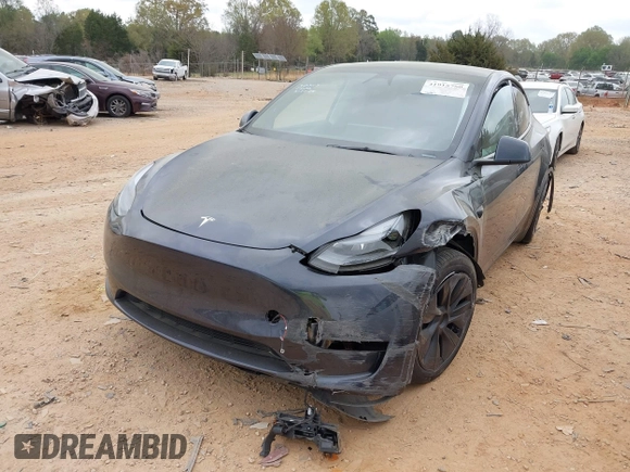 2024 Tesla Model Y with VIN 7SAYGDED3RA303113, listed as a IAAI auction lot 41915760 with 12,917 mi miles and . Bid and sale history available at DreamBid. Image 16.