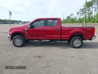2019 Ford F-250 XL z VIN 1FT7W2B60KEC57384, wystawiony jako IAAI lot #42355105 z przebiegiem 99 354 mil mil oraz . Historia ofert i sprzedaży dostępna na DreamBid. Obrazek 14.