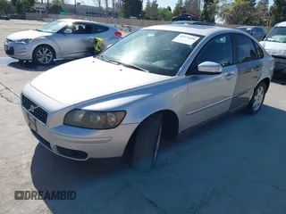 2007 Volvo S40 2.4L with VIN YV1MS390372260353, listed as a IAAI auction lot 41973668 with 161,420 mi miles. Bid and sale history available at carsss.com. Image 2.