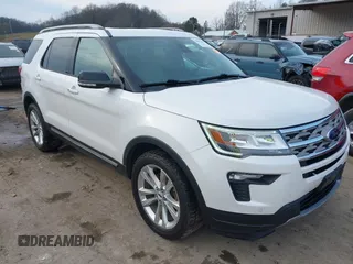 2018 Ford Explorer XLT z VIN 1FM5K8D82JGB40991, wystawiony jako IAAI lot #40883365 z przebiegiem 92 183 mil mil oraz . Historia ofert i sprzedaży dostępna na DreamBid. Obrazek 1.
