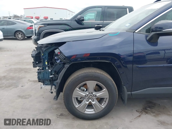 2025 Toyota RAV4 XLE with VIN 2T3W1RFV6SW367868, listed as a IAAI auction lot 41699930 with 2,204 mi miles. Bid and sale history available at carsss.com. Image 18.