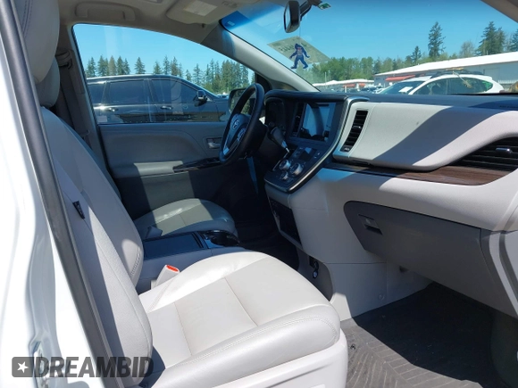 2017 Toyota Sienna with VIN 5TDDZ3DC8HS169754, listed as a IAAI auction lot 42146445 with 70,572 mi miles and . Bid and sale history available at DreamBid. Image 5.