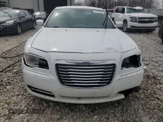 2014 Chrysler 300 z VIN 2C3CCAAG6EH160123, wystawiony jako Copart lot #51525765 z przebiegiem 145 338 mil mil oraz Czysty tytuł • Clean title. Historia ofert i sprzedaży dostępna na DreamBid. Obrazek 5.