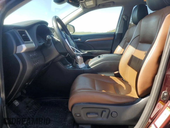2018 Toyota Highlander Limited z VIN 5TDDZRFH4JS498761, wystawiony jako Copart lot #55915185 z przebiegiem 61 244 mil mil oraz Szkoda całkowita • Salvage title. Historia ofert i sprzedaży dostępna na DreamBid. Obrazek 7.