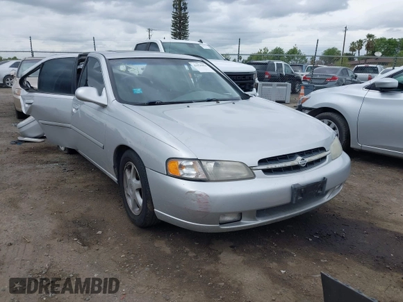 1999 Nissan Altima XE with VIN 1N4DL01DXXC132336, listed as a IAAI auction lot 41926059 with 212,798 mi miles and . Bid and sale history available at carsss.com. Image 1.