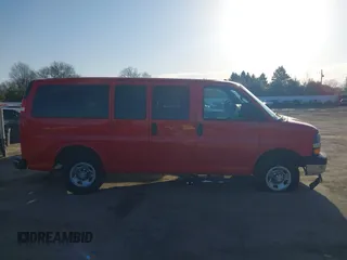 2020 Chevrolet City Express Cargo z VIN 1GCZGGFG5L1188853, wystawiony jako IAAI lot #41790969 z przebiegiem 104 599 mil mil oraz . Historia ofert i sprzedaży dostępna na DreamBid. Obrazek 14.