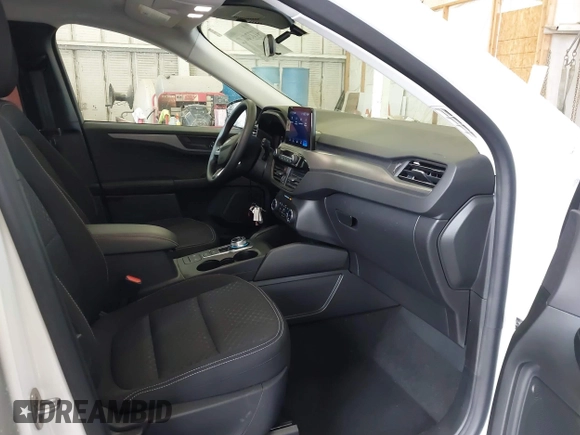 2025 Ford Escape Active with VIN 1FMCU0GN7SUA01558, listed as a IAAI auction lot 41856912 with 13,806 mi miles. Bid and sale history available at carsss.com. Image 5.