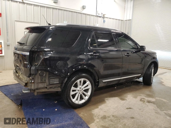 2018 Ford Explorer XLT with VIN 1FM5K8D83JGA77948, listed as a Copart auction lot 48333605 with 83,471 mi miles and Salvage Title. Bid and sale history available at carsss.com. Image 3.