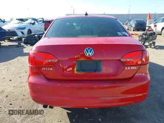 2011 Volkswagen Jetta SEL with VIN 3VWLX7AJ2BM377936, listed as a IAAI auction lot 41758563 with 171,633 mi miles and . Bid and sale history available at DreamBid. Image 17.